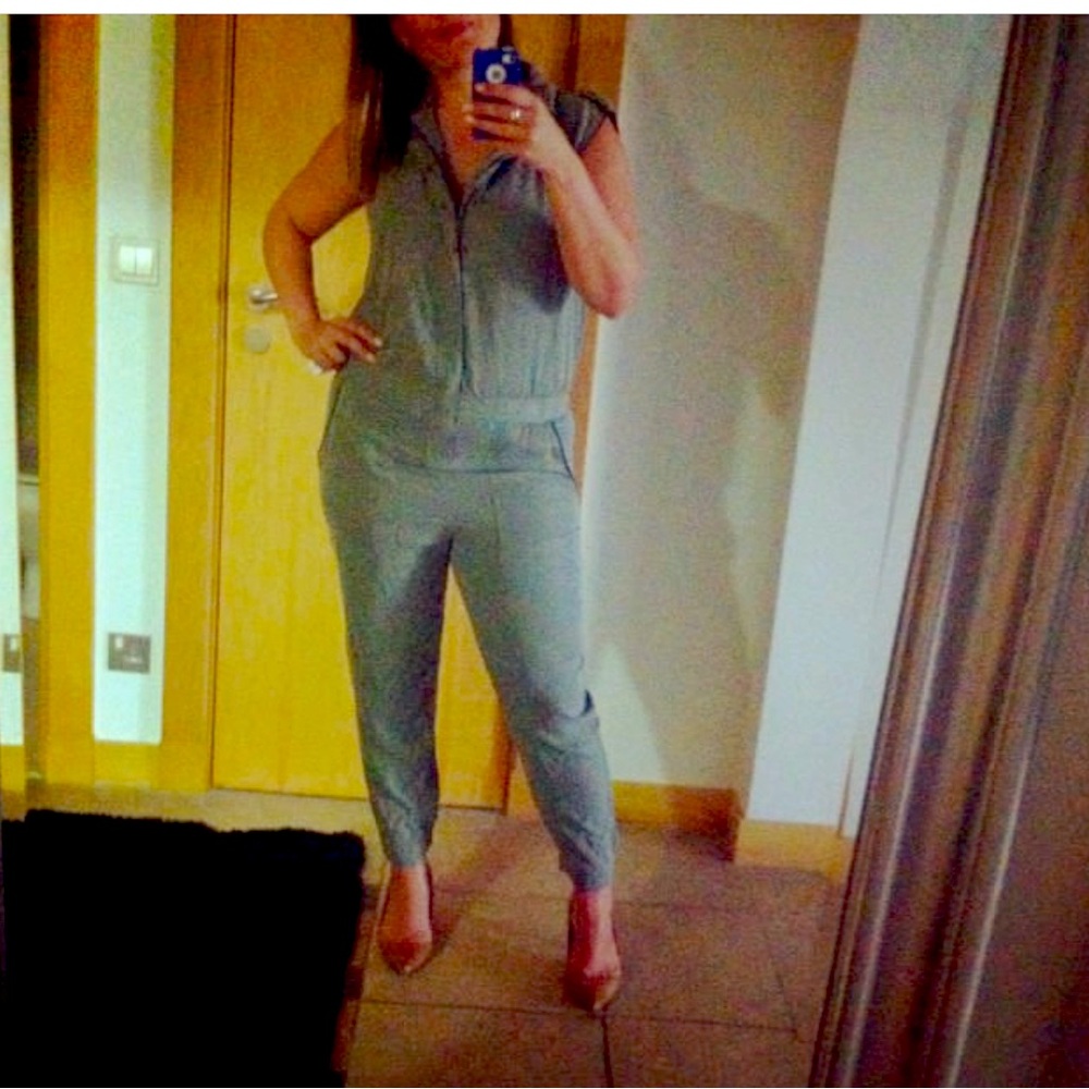 ZARA - Khaki Green Jumpsuit - Women’s Large - worn once on vacation.